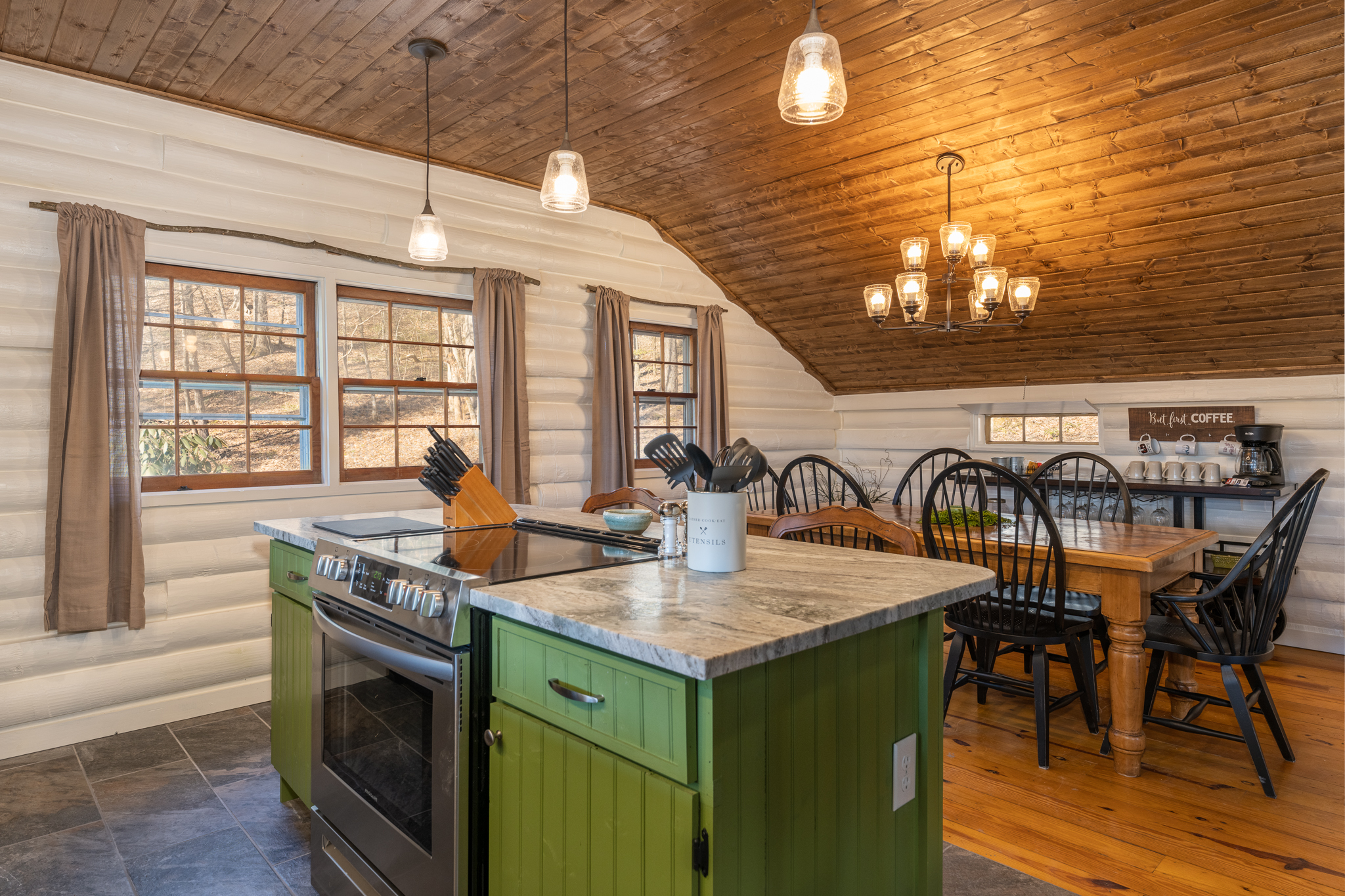 Deerwoode Reserve | log cabin, kitchen